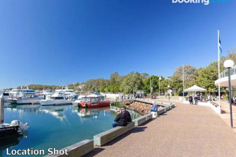 Gymea Retreat 56 Ullora Close Tri Level Home With WIFI & Aircon - Accommodation Ballina 1