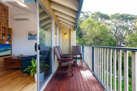 Gymea Retreat 56 Ullora Close Tri Level Home With WIFI & Aircon - Accommodation Ballina 3