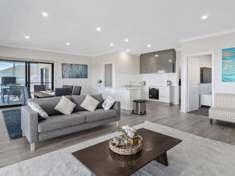 Sunset Horizon At Lady Bay 8 Huntingdale Drive - Holiday Melbourne 1