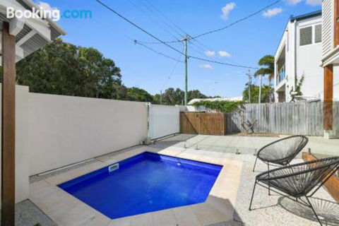 Mudjimba Island Beach House - Hervey Bay Accommodation 1
