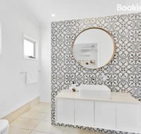 Mudjimba Island Beach House - Hervey Bay Accommodation