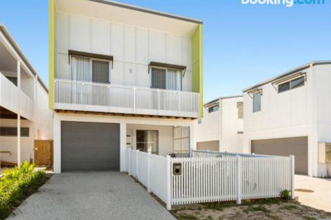 SEASIDE By THE BEACH - Victoria Tourism 3