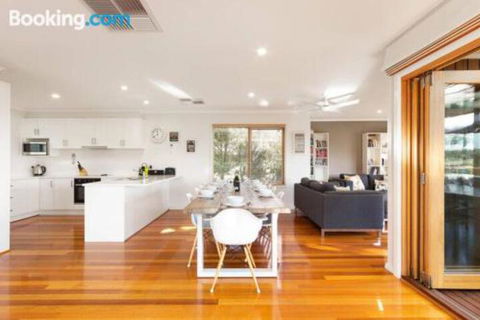 Acqua Vista Water View Fireplace Walk To Beach - Tourism Townsville 4