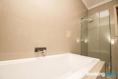 William Cottage Central Heritage Home - Northern Rivers Accommodation 6