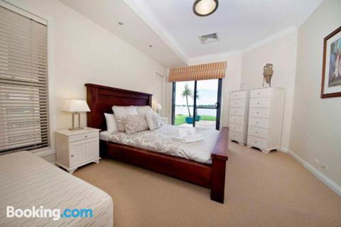 Brookwater Waterfront On Lake Mulwala - Cruises Travel 0