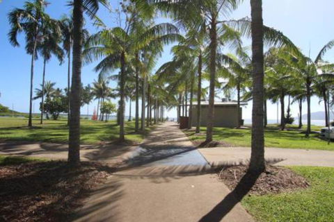 Easy Going Holiday Unit On McKenzie MK5 - Lightning Ridge Tourism 7