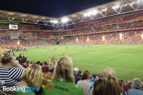 3br Stylish Apt CBD River & City Views SpaSaunaPoolWIFINetflix - Northern Rivers Accommodation 4