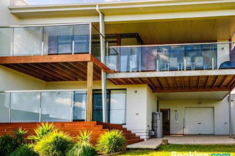Villa Isola - Accommodation Find 3