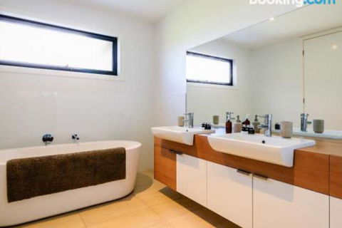 Villa Isola - Accommodation Find 1