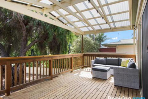 EdAn Beachhouse 21 Laronde - Accommodation Directory 3