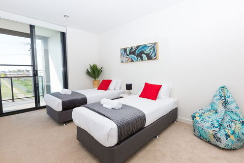 Urban Jungle In The Heart Of The CBD - Hervey Bay Accommodation 2