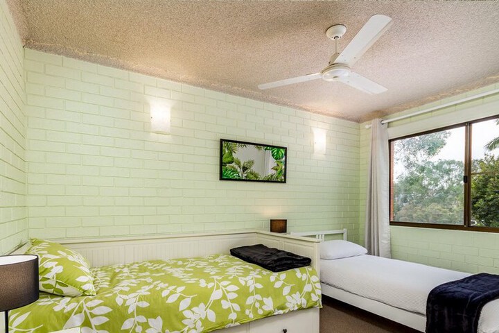 Air Conditioned Unit Stones Throw To The Waterfront - thumb 4