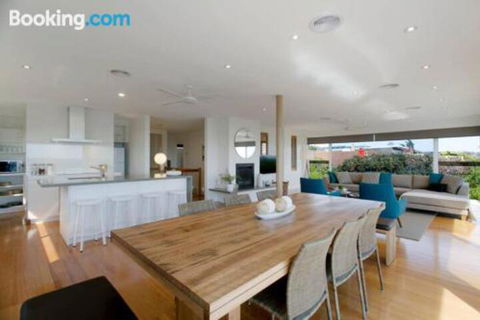 Anchor Beachfront Retreat - NT Tourism 4