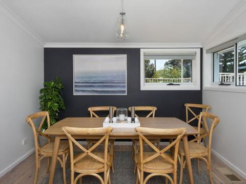 AMETHYST Gerringong 4pm Check Out Sundays - YWait Travel 2