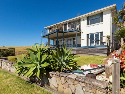 PENZANCE Gerroa Beachfront To Shelley Beach & 4pm Check Out Sundays - thumb 3