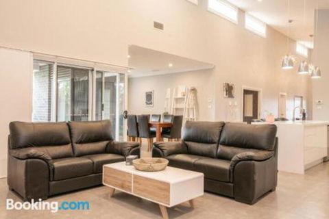 Wentworth Estate 5 Bedroom Luxury Home Sleeps 12 - Northern Rivers Accommodation 4