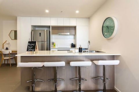 Newstead City Skyline 1bed Apt+park Qne008 - Holiday Melbourne 0