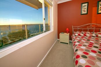 Kiah Unit 1 / 53 Victoria Parade - Holiday Sydney 3