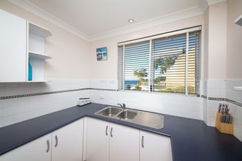 Kiah Unit 1 / 53 Victoria Parade - Holiday Sydney 4