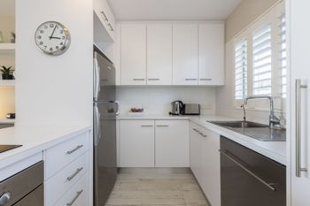 Cottesloe Azura Apartment - Accommodation Australia 5