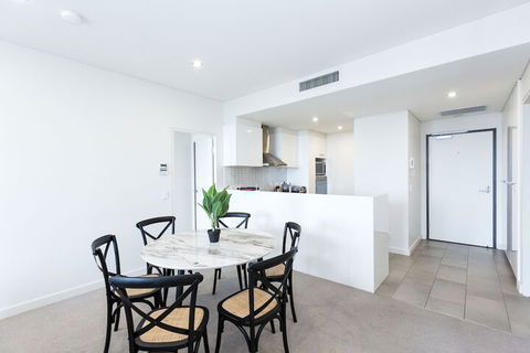 Trendy Self Contained City Apartment - Kingaroy Accommodation 4