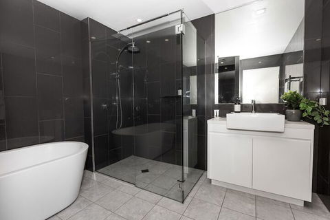 Trendy Self Contained City Apartment - Kingaroy Accommodation 5