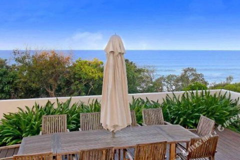 R & W Noosa Holidays 19 The Esplanade - Accommodation Perth 1
