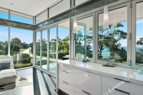 The Accommodation Group â€“ Glasshouse On Bentley Bridport - Yamba Accommodation 3
