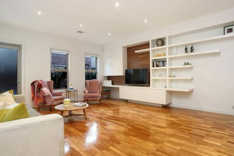 Kew Luxurious Townhouse - Accommodation Newcastle 6