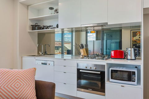 BRUNSWICK Stylish Space With Parking + Netflix - Accommodation Fremantle 6