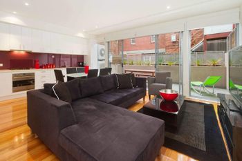 Mitford St. Elwood Lifestyle - Holiday Melbourne 0