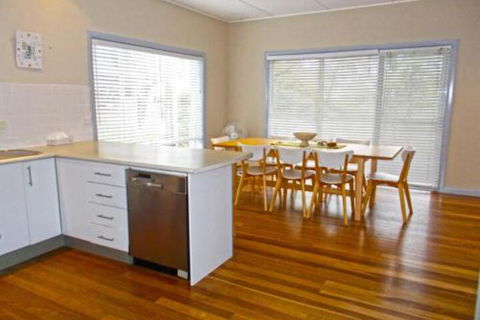 Trade Winds At Callala Beach - Holiday Melbourne 4