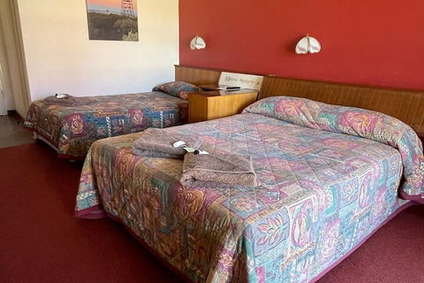 Lake Lefroy Motel & Bar - WA Accommodation 5