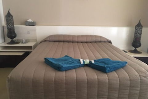 Lake Lefroy Motel & Bar - WA Accommodation 0