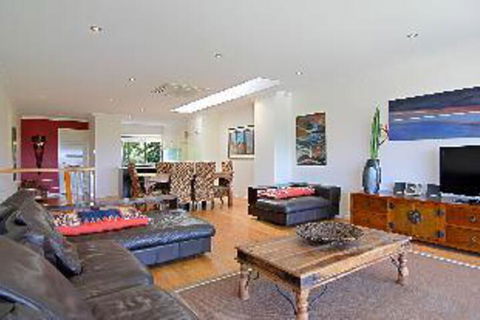 A PERFECT STAY 3 James Cook Apartments - Accommodation Newcastle 2