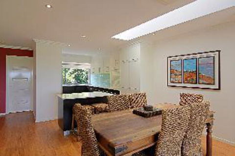 A PERFECT STAY 3 James Cook Apartments - Accommodation Newcastle 3