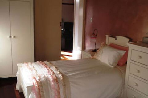 Rose Garden On Church BnB - Accommodation VIC 7