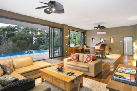 Lyndon Haven - Whitsundays Tourism 0