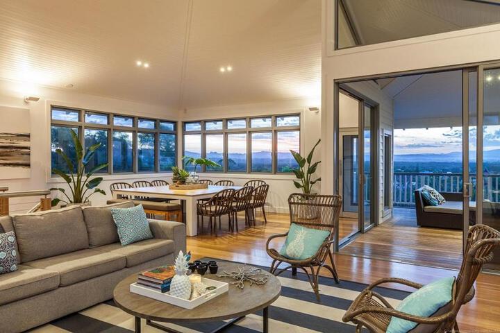 Vantage Over Byron - thumb 2