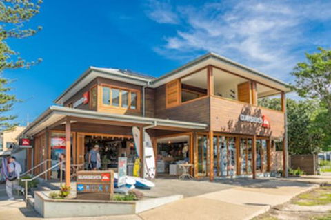 A PERFECT STAY - Quiksilver Apartments - The Wreck - Tourism Townsville 0
