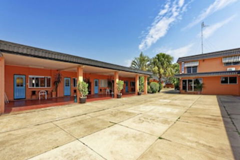 Riviera Motel Bundaberg - Yamba Accommodation 0