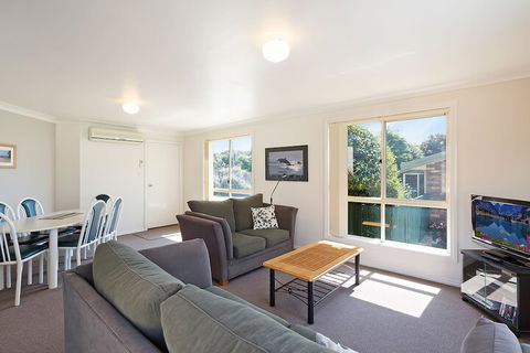 Captain's Quarters - Phillip Island Accommodation 5