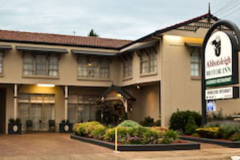 Abbotsleigh Motor Inn - Whitsundays Tourism 0