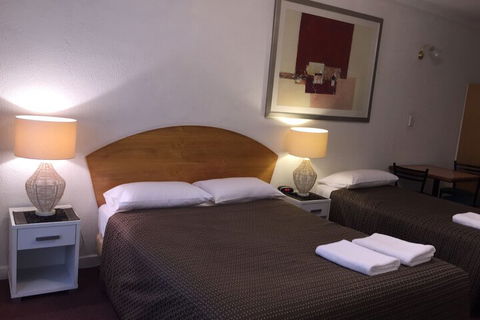Tollgate Motel - Accommodation Perth 7
