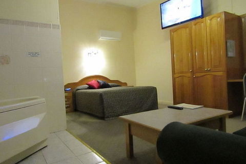 Glenelg Motel - Victoria Tourism 7