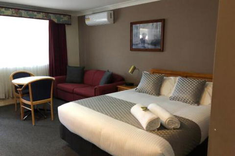 Highlands Motor Inn - Accommodation VIC 3