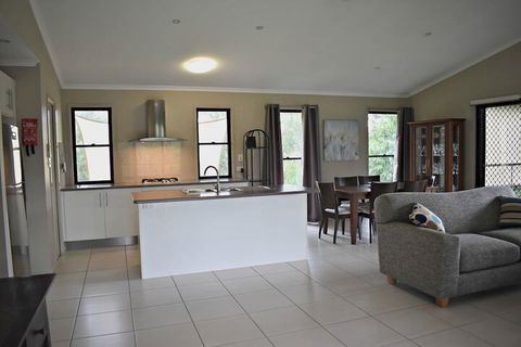 Melawondi Spring Retreat - Accommodation Newcastle 5