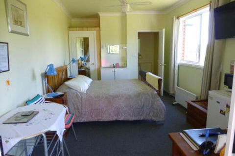 Quamby Pines Chalet - Accommodation Directory 4