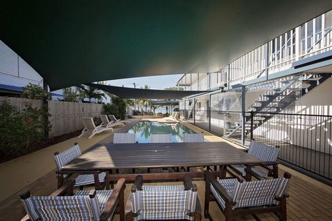 Apollo Jewel Beachfront Apartments - Mackay Tourism 7