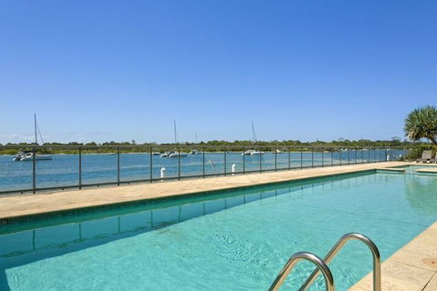 Noosa Shores Resort - Northern Rivers Accommodation 4